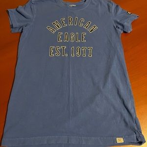 Young mens Sz XS AE tee.